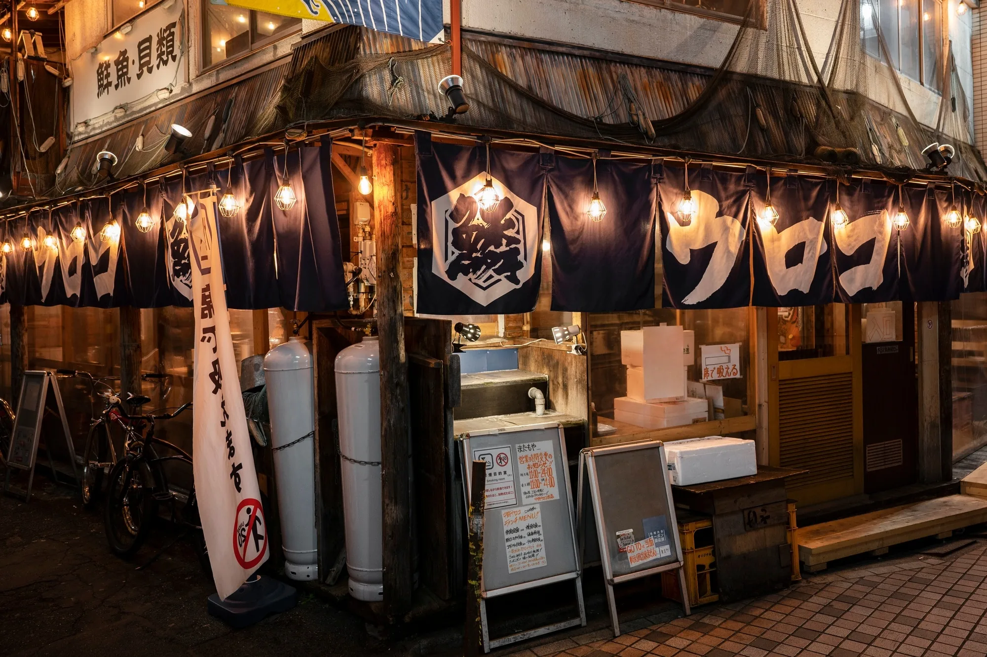 Ramen and broth tasting session at a Namba counter